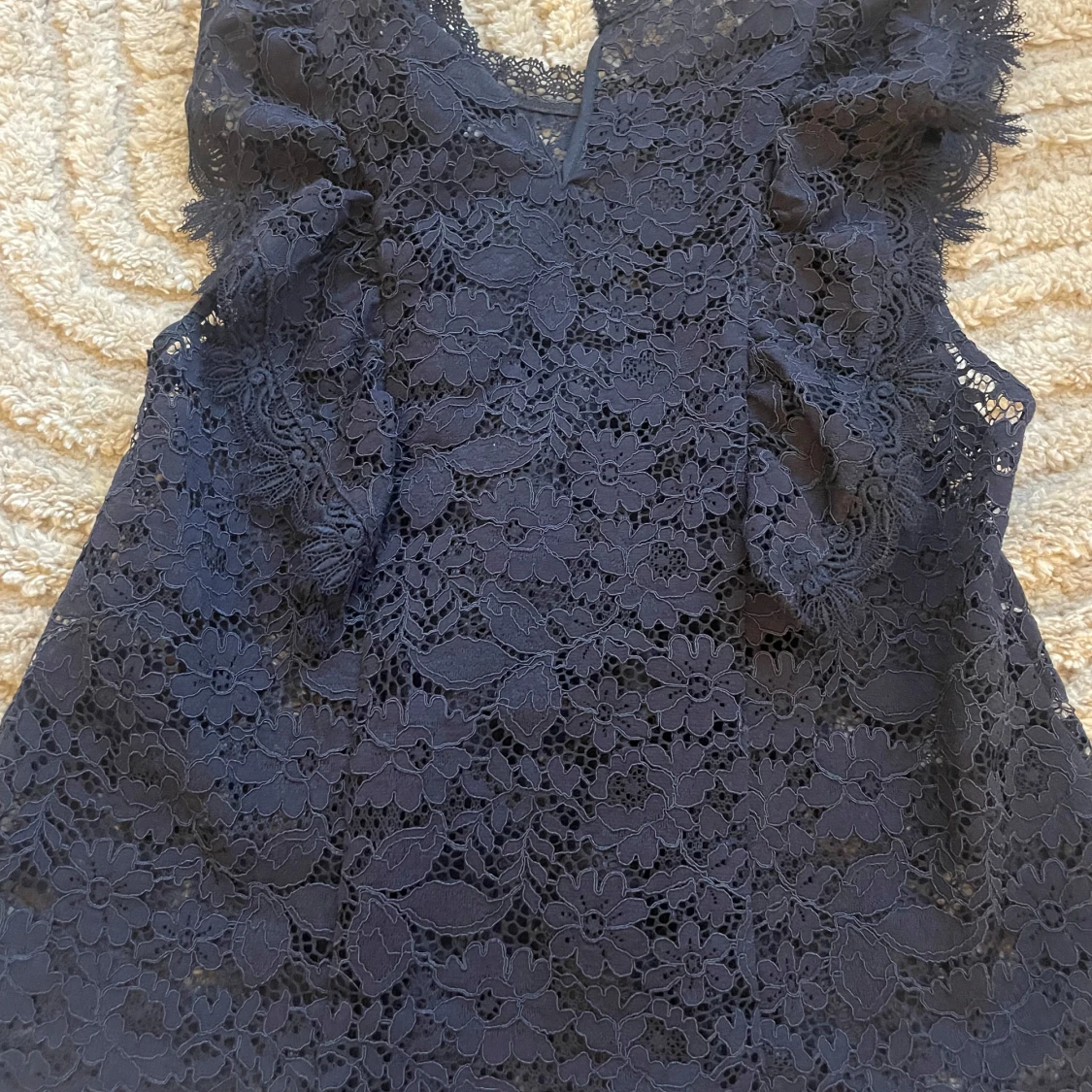 Mörkblå spetsblus från Zara - 1