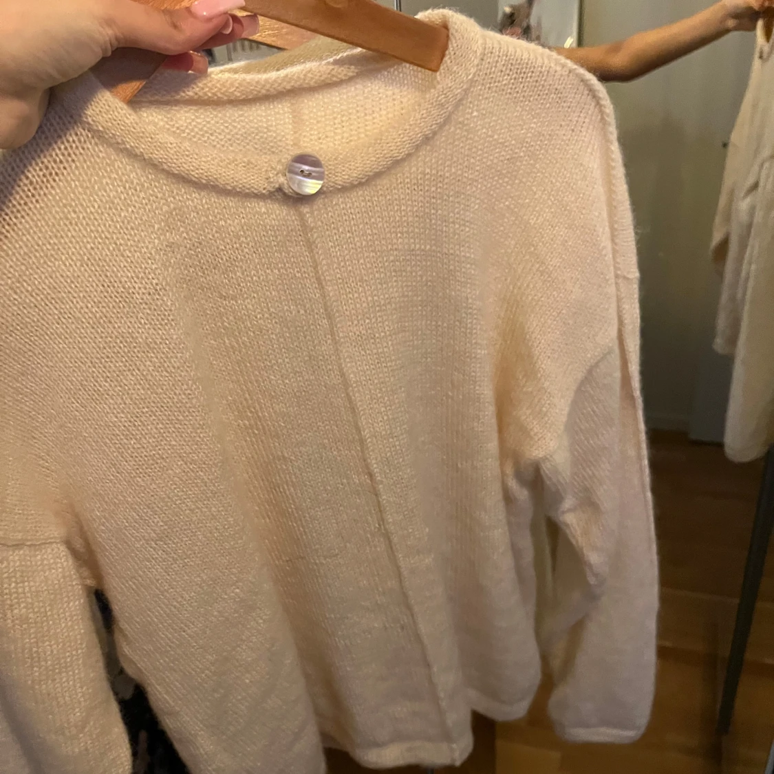 Beige stickad kofta med - 2