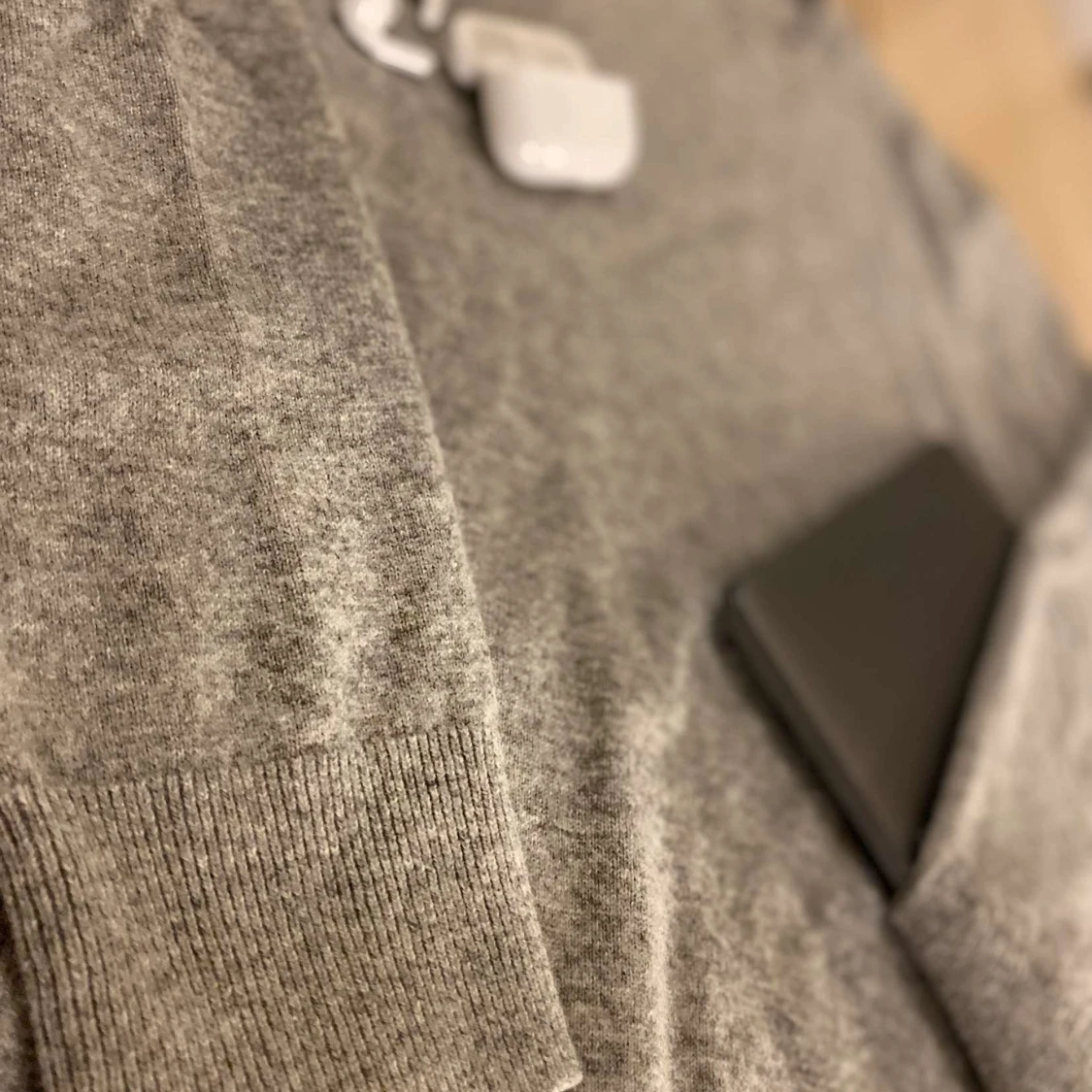 Grå kashmirtröja från Uniqlo - 2