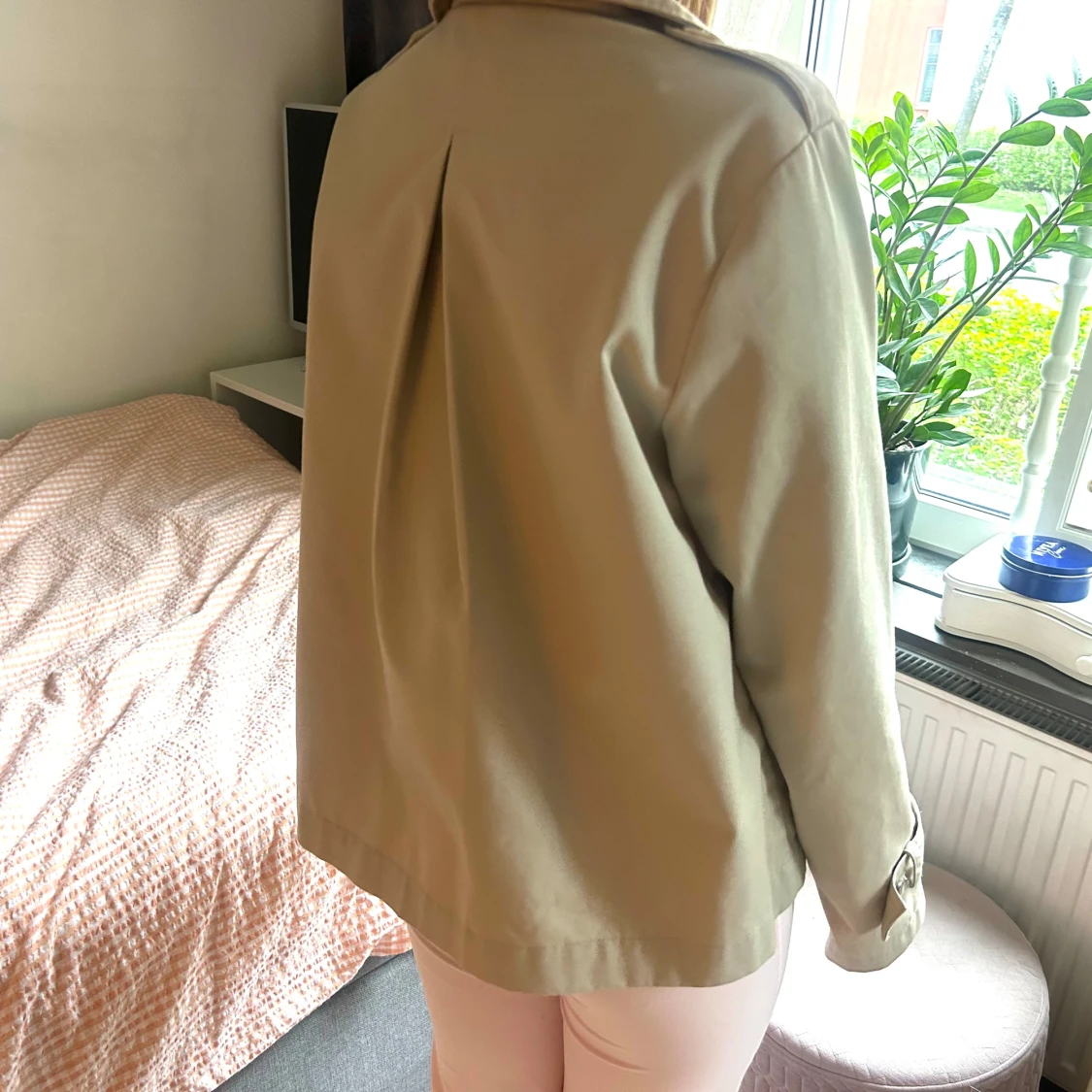 Beige kort trenchcoat  - 1
