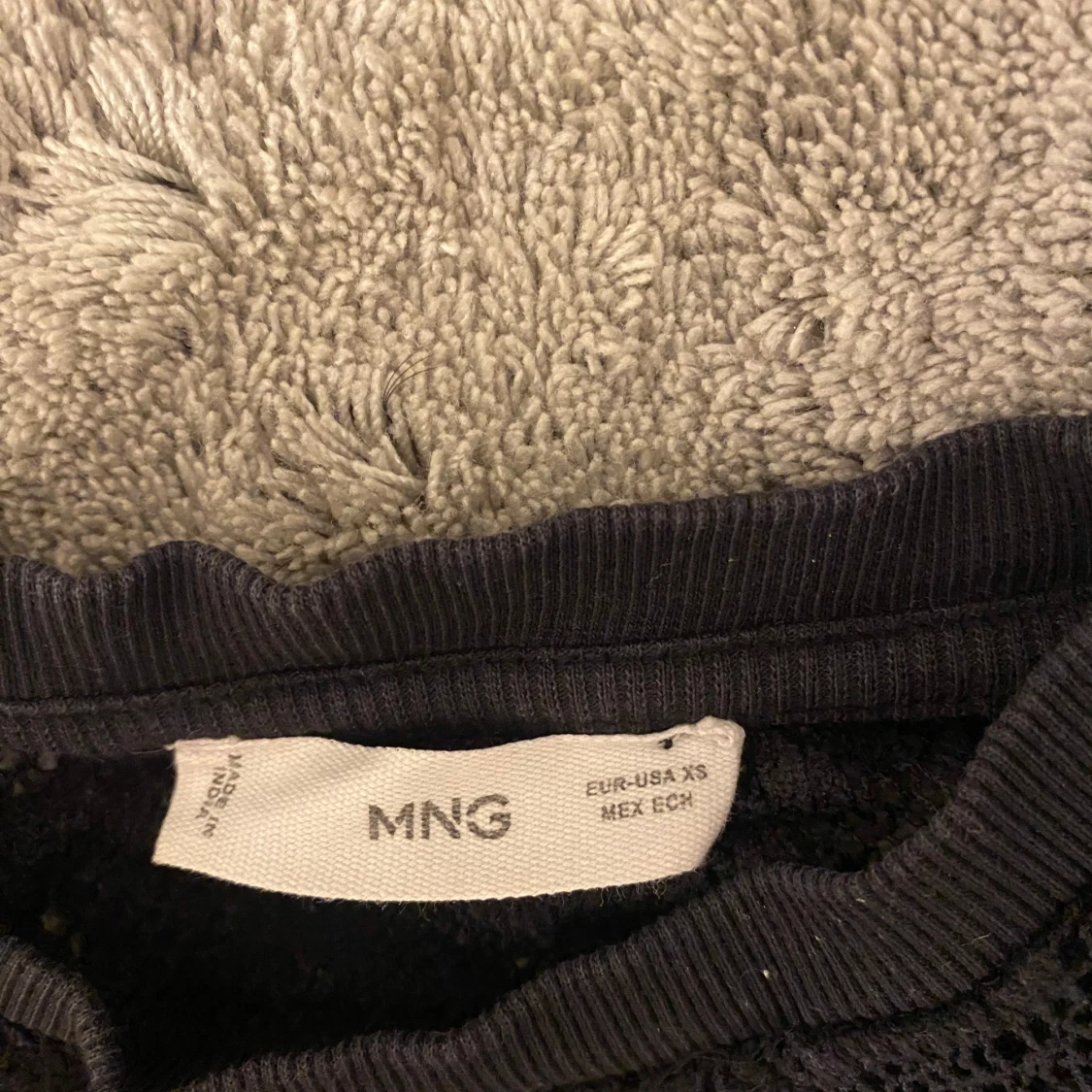 Svart spetsblus från MNG XS - 2