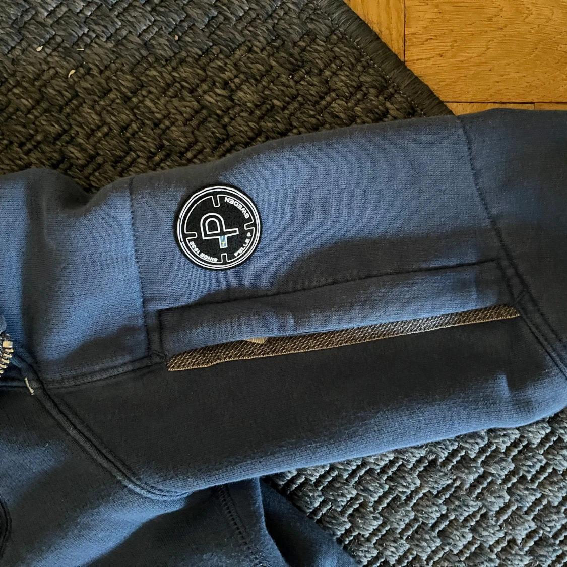 Marinblå hoodie från Pelle P - 3