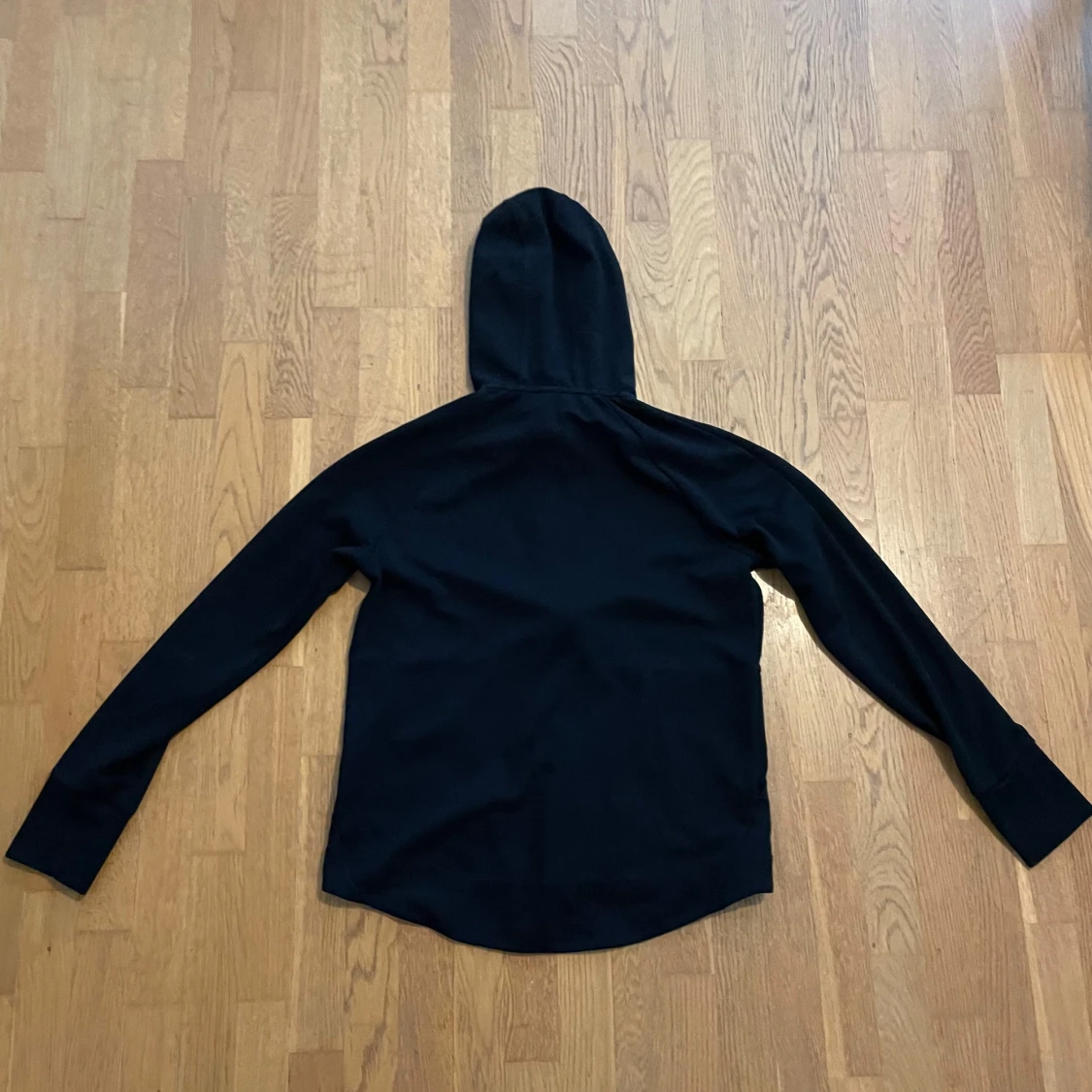 Svart zip hoodie - 2