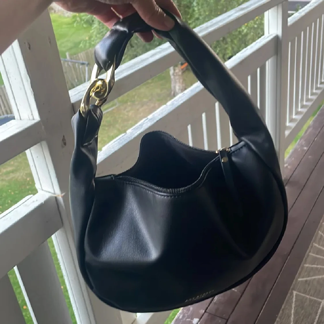 Svart axelväska från Art Street London - 3