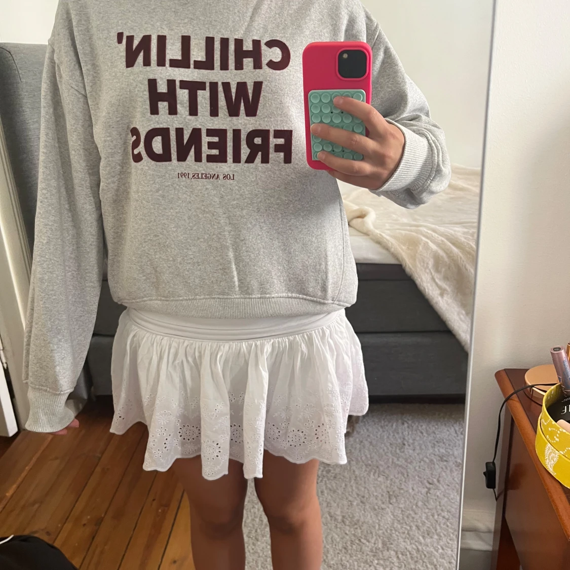 Grå sweatshirt från Zara med tryck - 1