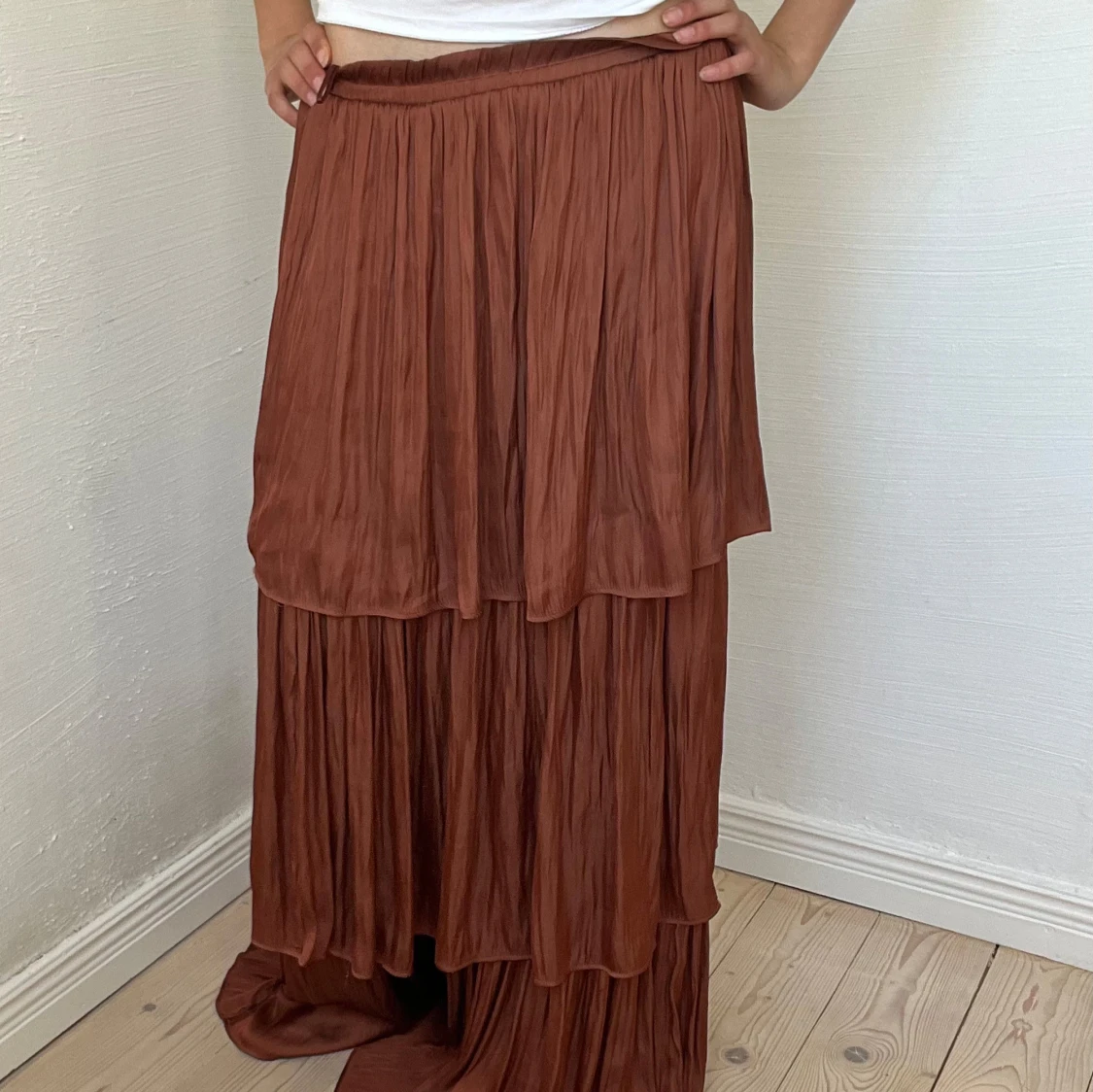 Brun volangkjol från Mango - 1