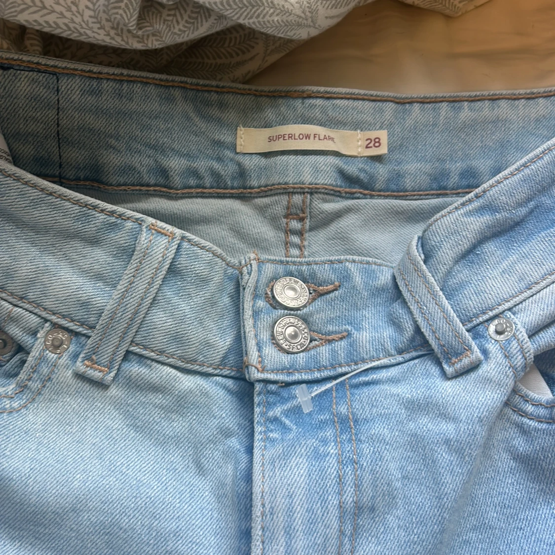 Levi's Superlow Flare ljusblå jeans aldrig använda ! - 2