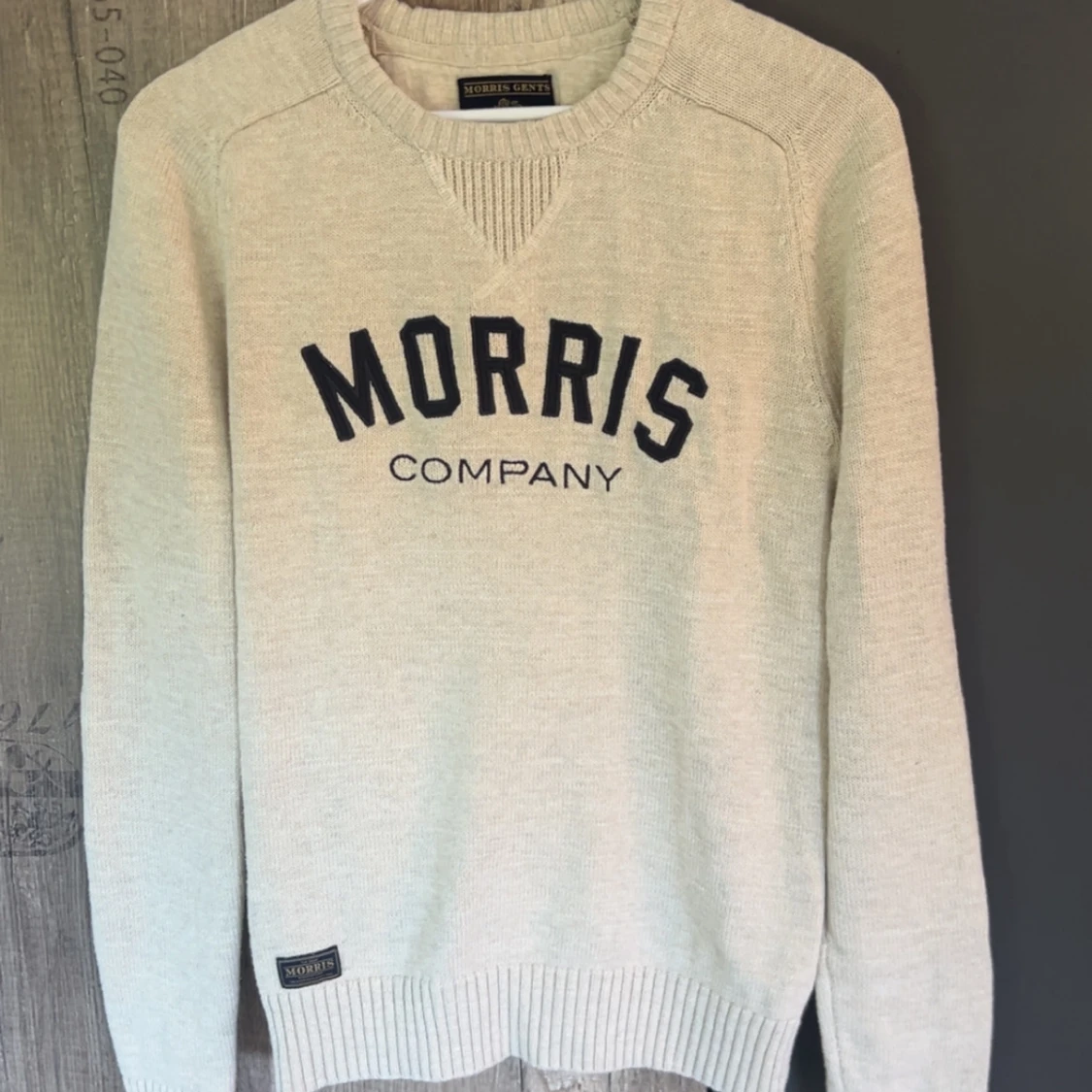 Beige stickad tröja från Morris XS