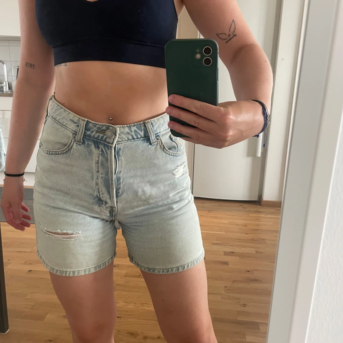 Ljusblå högmidjade jeansshorts &Denim