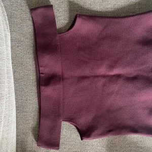 Vinröd fest topp - Fin stretchig off shoulder topp
