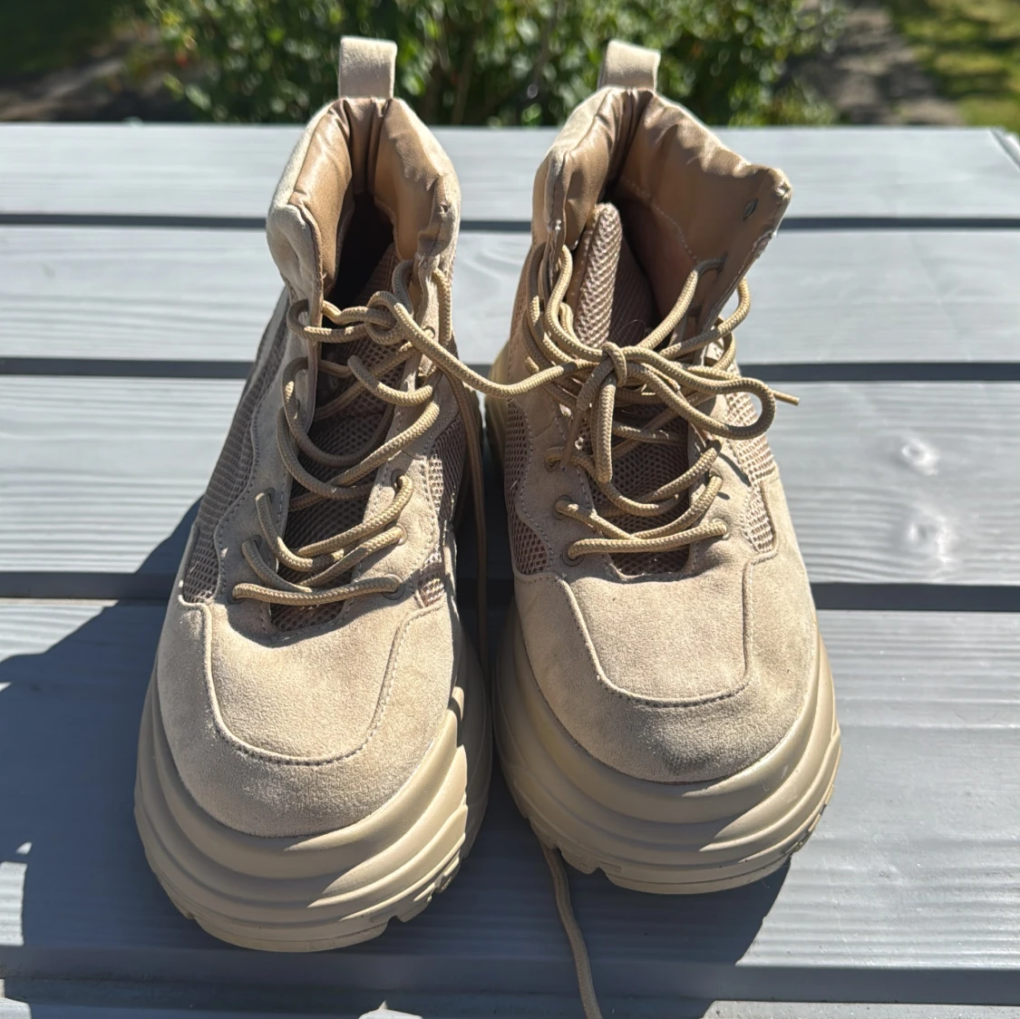 Beige chunky boots med mesh och mocka - 1