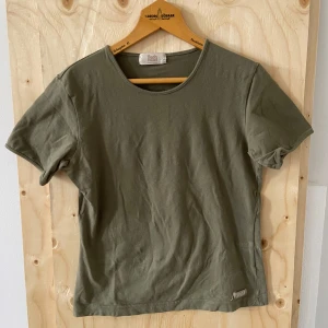 Grön T-shirt - Fint skick