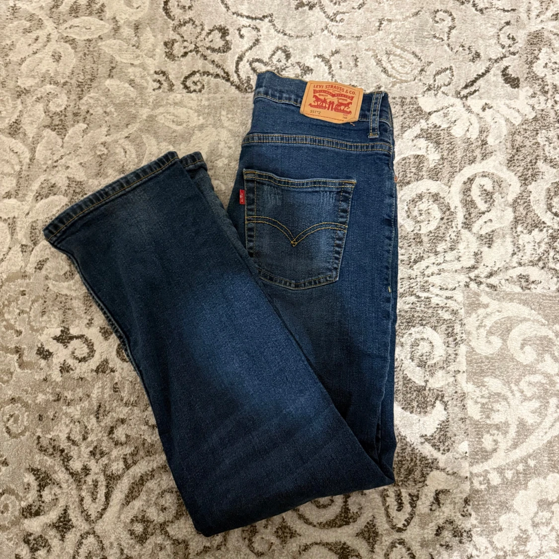 Levi's 551 mörkblå jeans straight fit