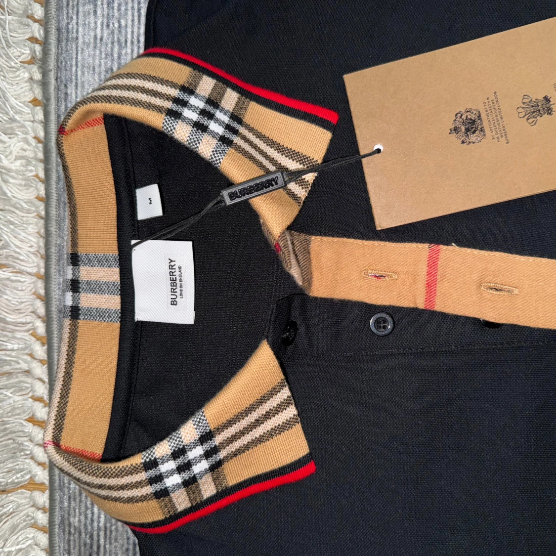 Burberry pikétröja svart med rutig krage - 1