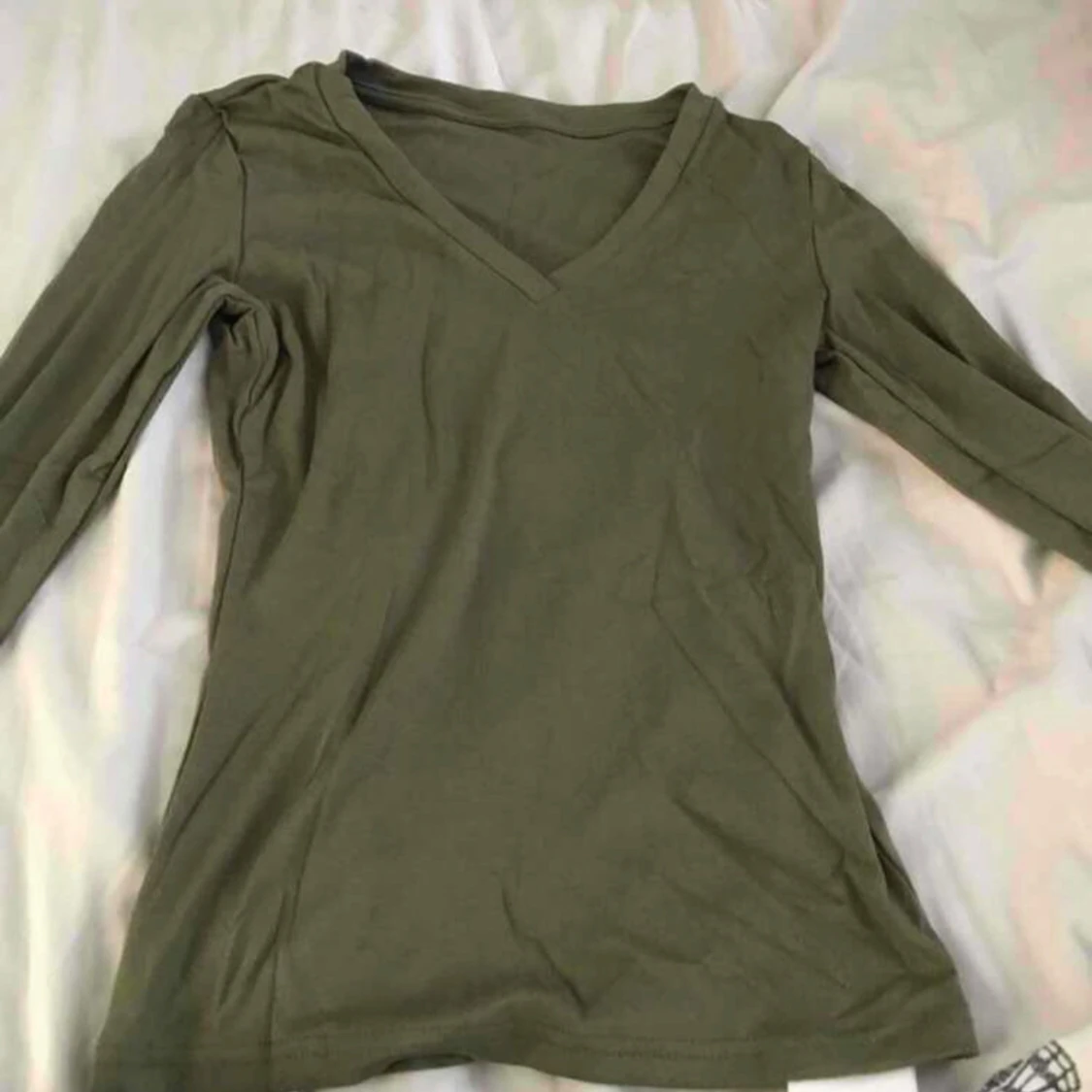 Slim fit tröja v cut - 2