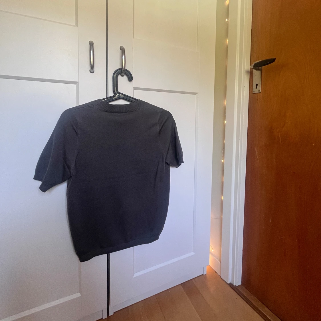 Grå kortärmad tröja  - 1