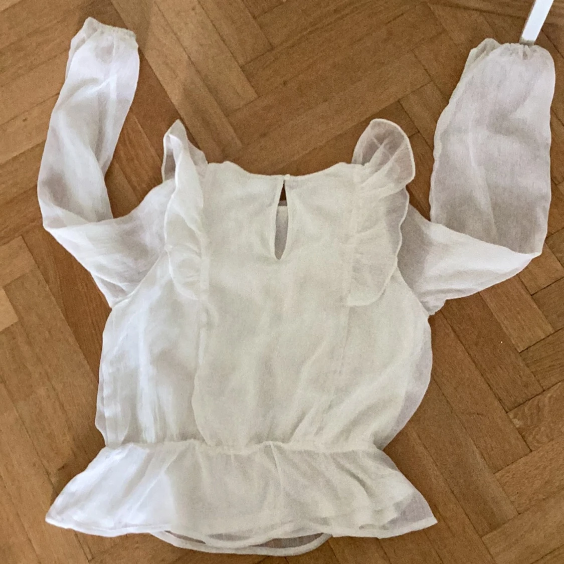 Vit volangblus från Lindex - 1