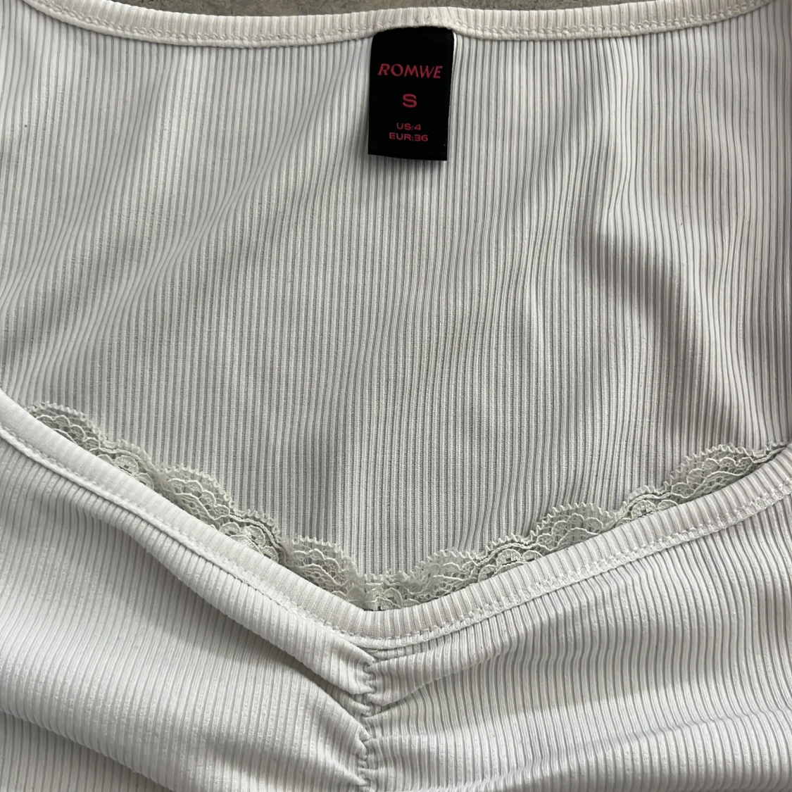 Vit ribbad långärmad topp  - 4