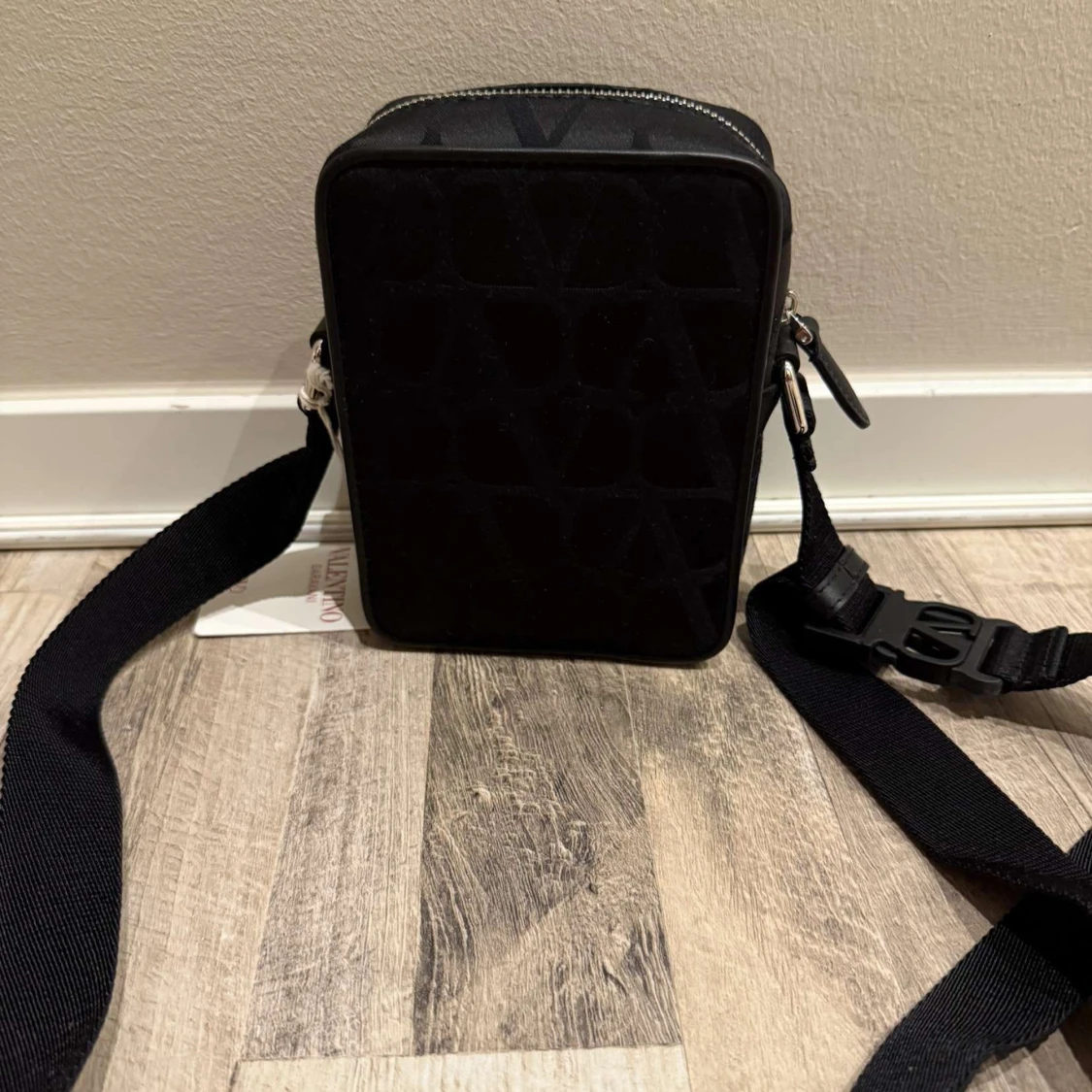 Svart axelväska från Valentino (Kan bytas) - 3