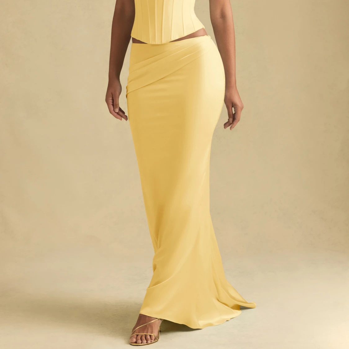 Gul långklänning med korsettliv - 3