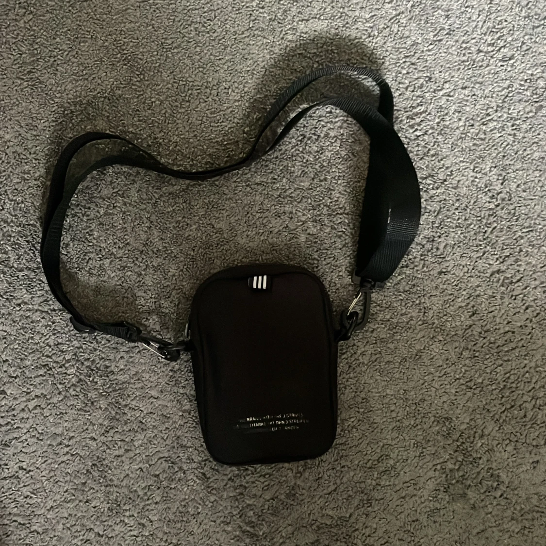 Svart axelväska  - 1