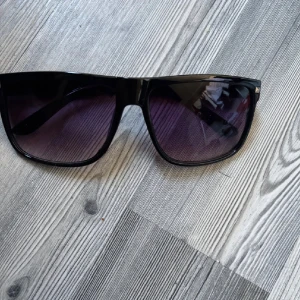 Rayban boyfriend liknande  - De är nya och paketerade 