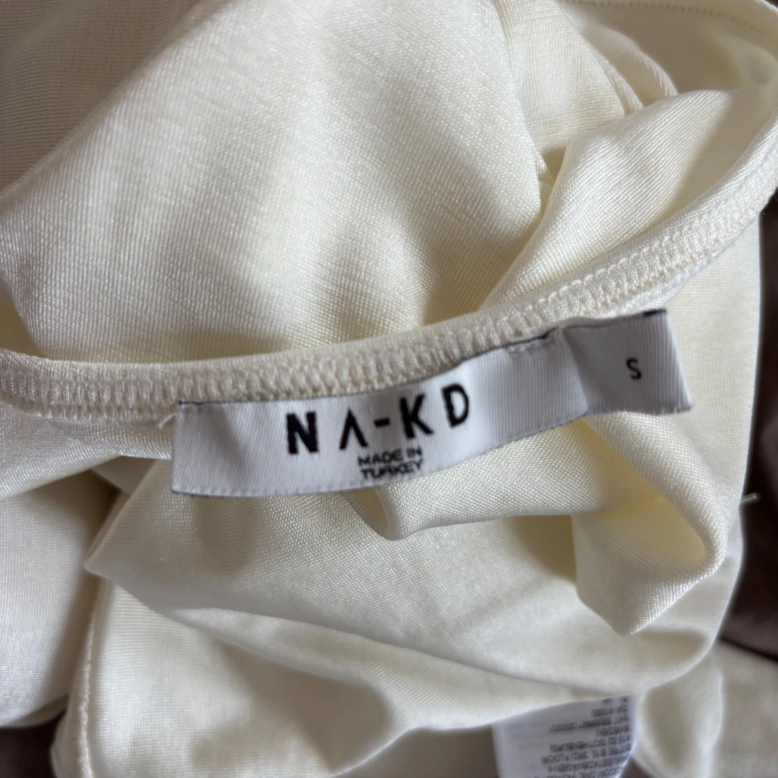 Beige halterneck topp från NA-KD - 2