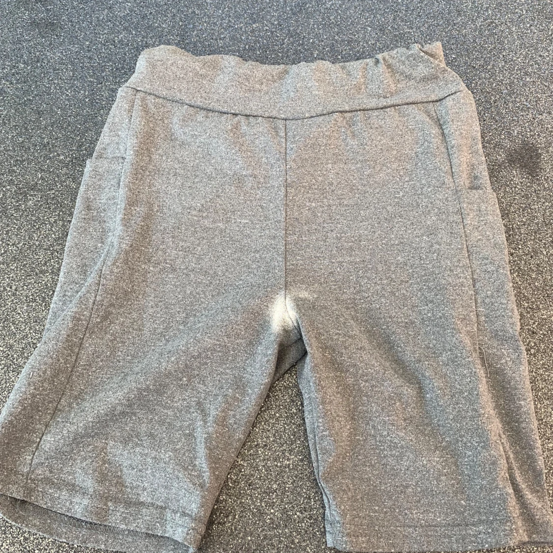 Grå mjuka shorts i bomull