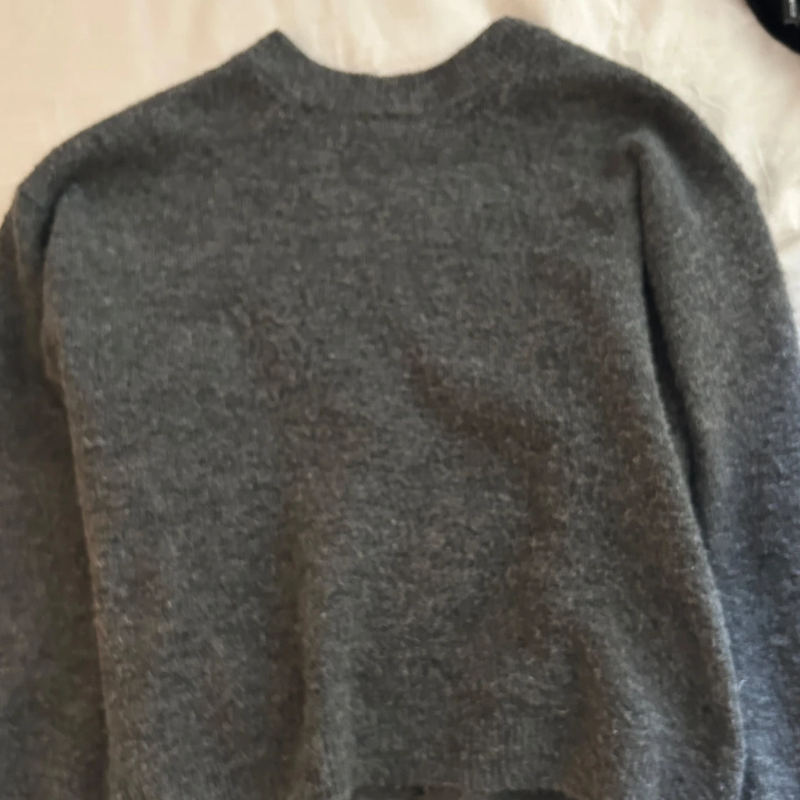 Mörkgrå stickad tröja från H&M - 1