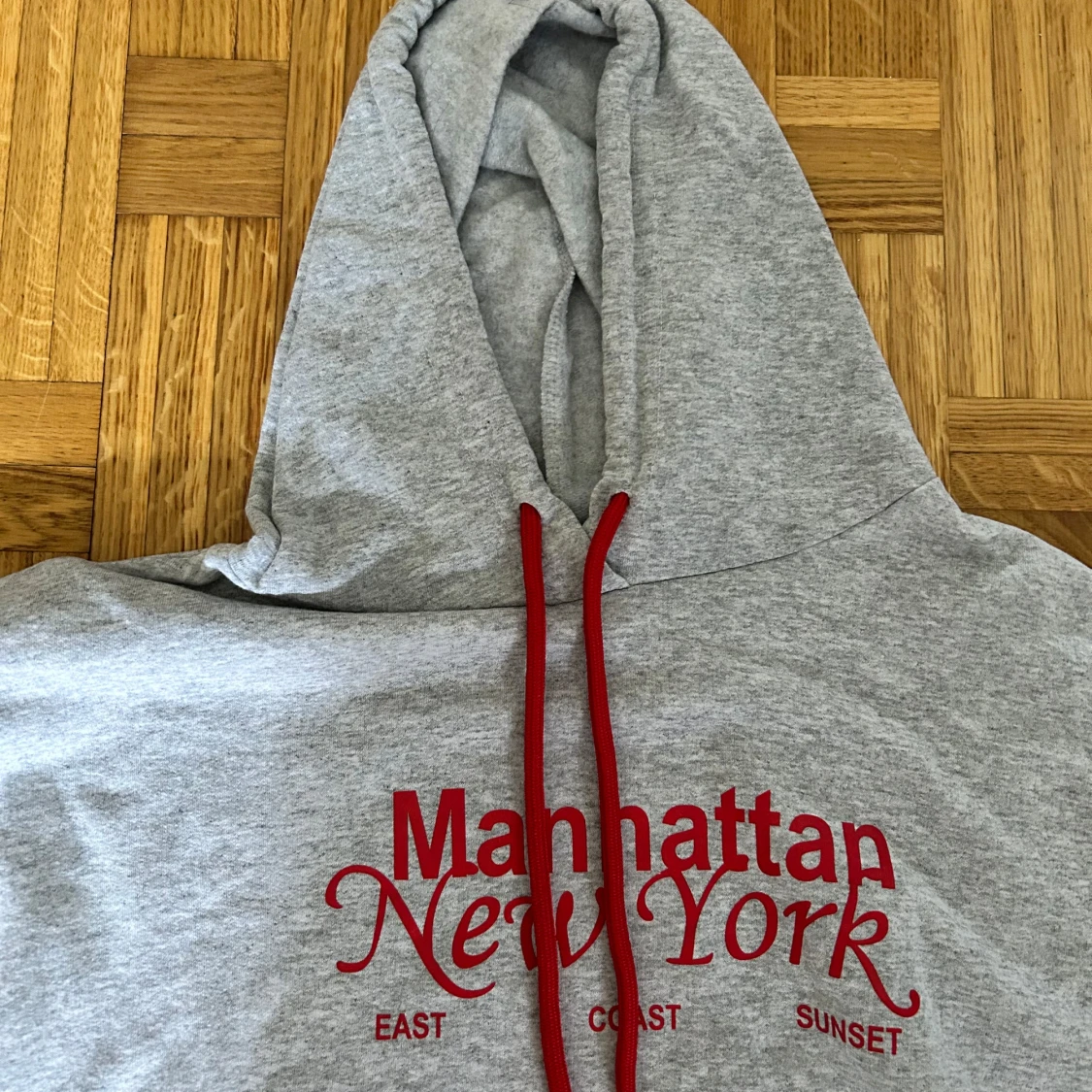 Grå hoodie Manhattan New York Carla Mara - 1