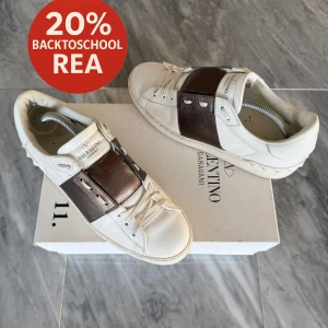 Valentino Open skor  - REA! - Valentino Open - Skick: Knappt använda - Tillbehör: Valentino kort - Nypris: 6000kr - TrendWardrobe