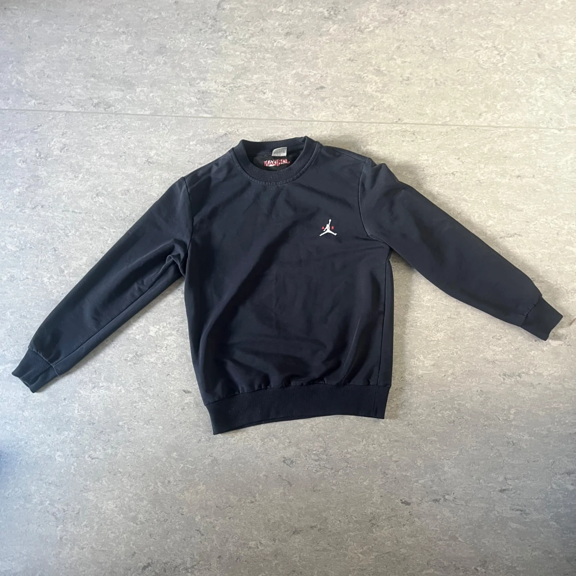 Svart crewneck från Jordan, storlek S