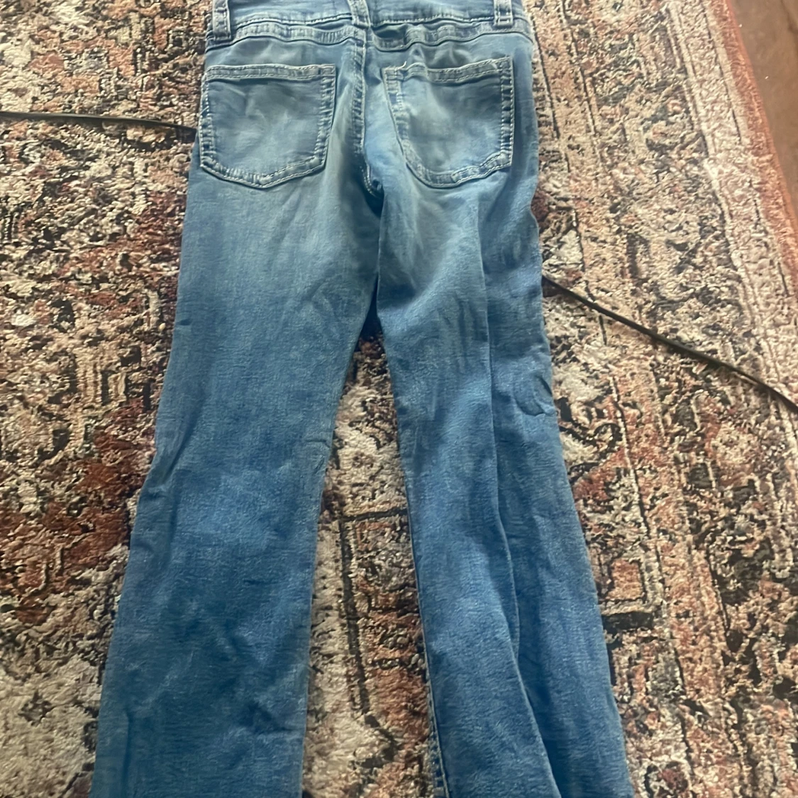 Blå bootcut jeans från Gina Tricot - 1