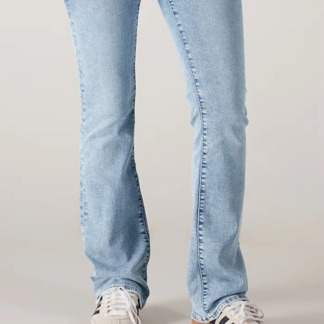 Levi's 725 high Rise bootcut jeans ljusblå - 1