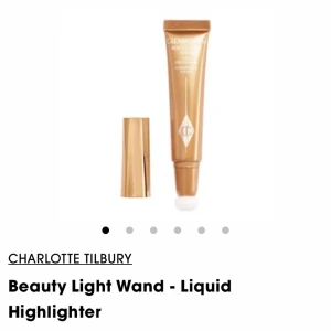 Charlotte tillbury highlighter - Charlotte tillbury highlighter färgen Goldgasm helt ny men testad på handen en gång bara☺️ ligger i sin originalförpackning😊säljer även ct hudvård 