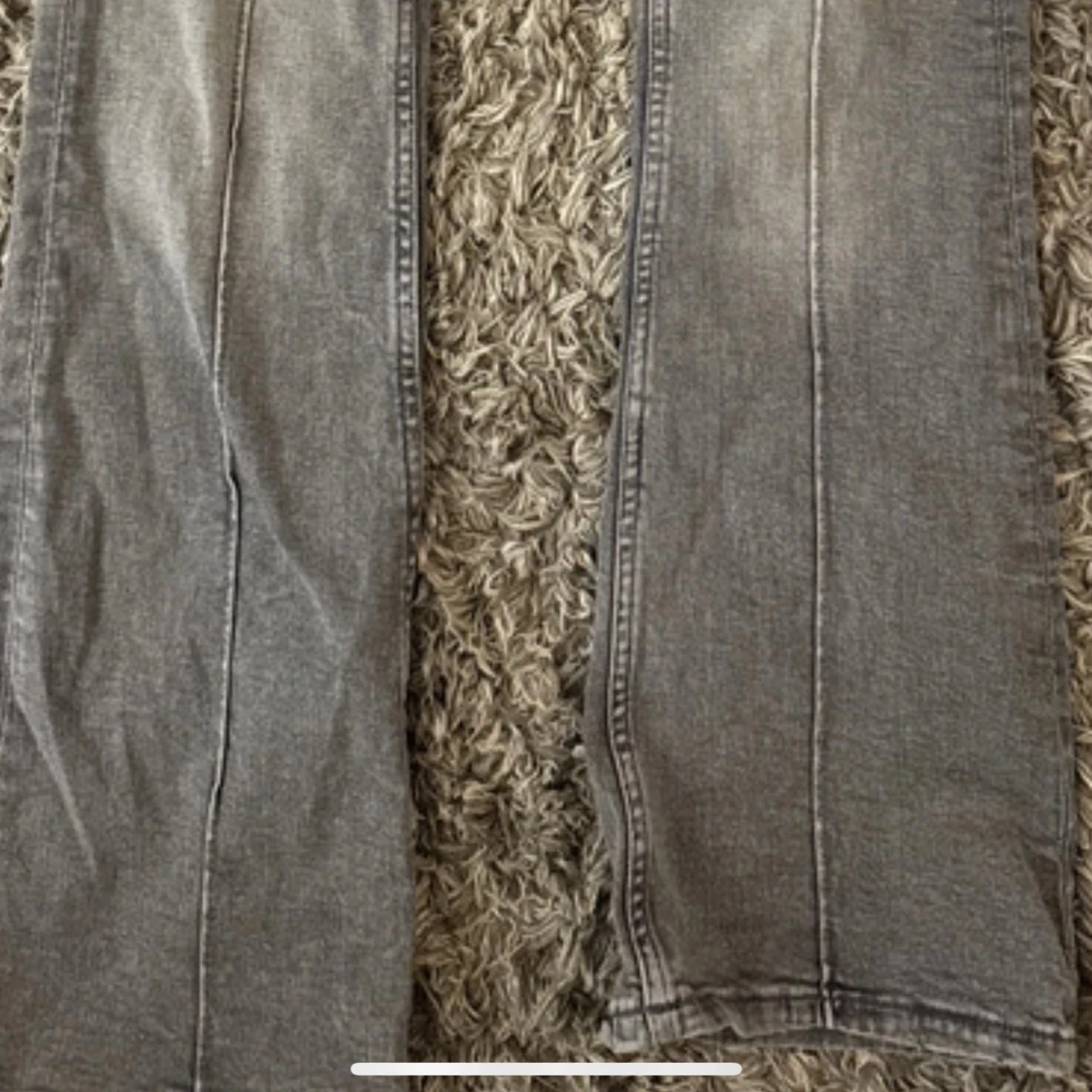 Grå jeansbyxor med fickor - 2