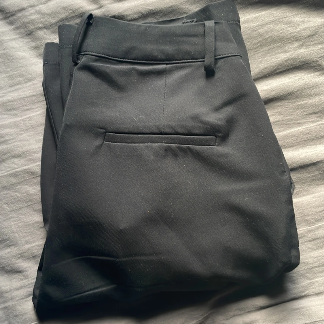 Svarta kostymbyxor från BikBok - 3