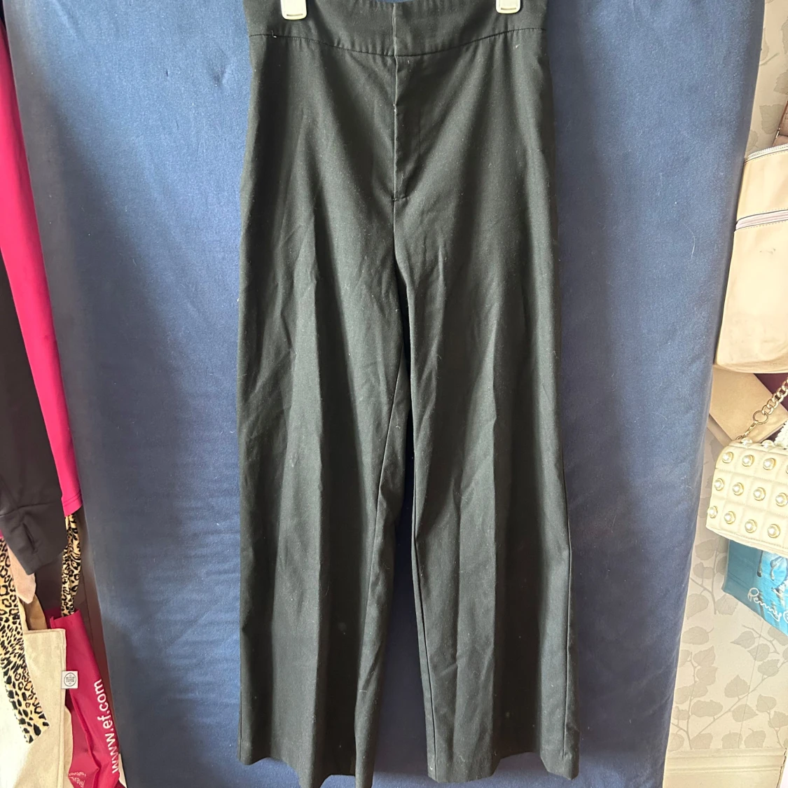 Svarta kostymbyxor från Lindex - 1