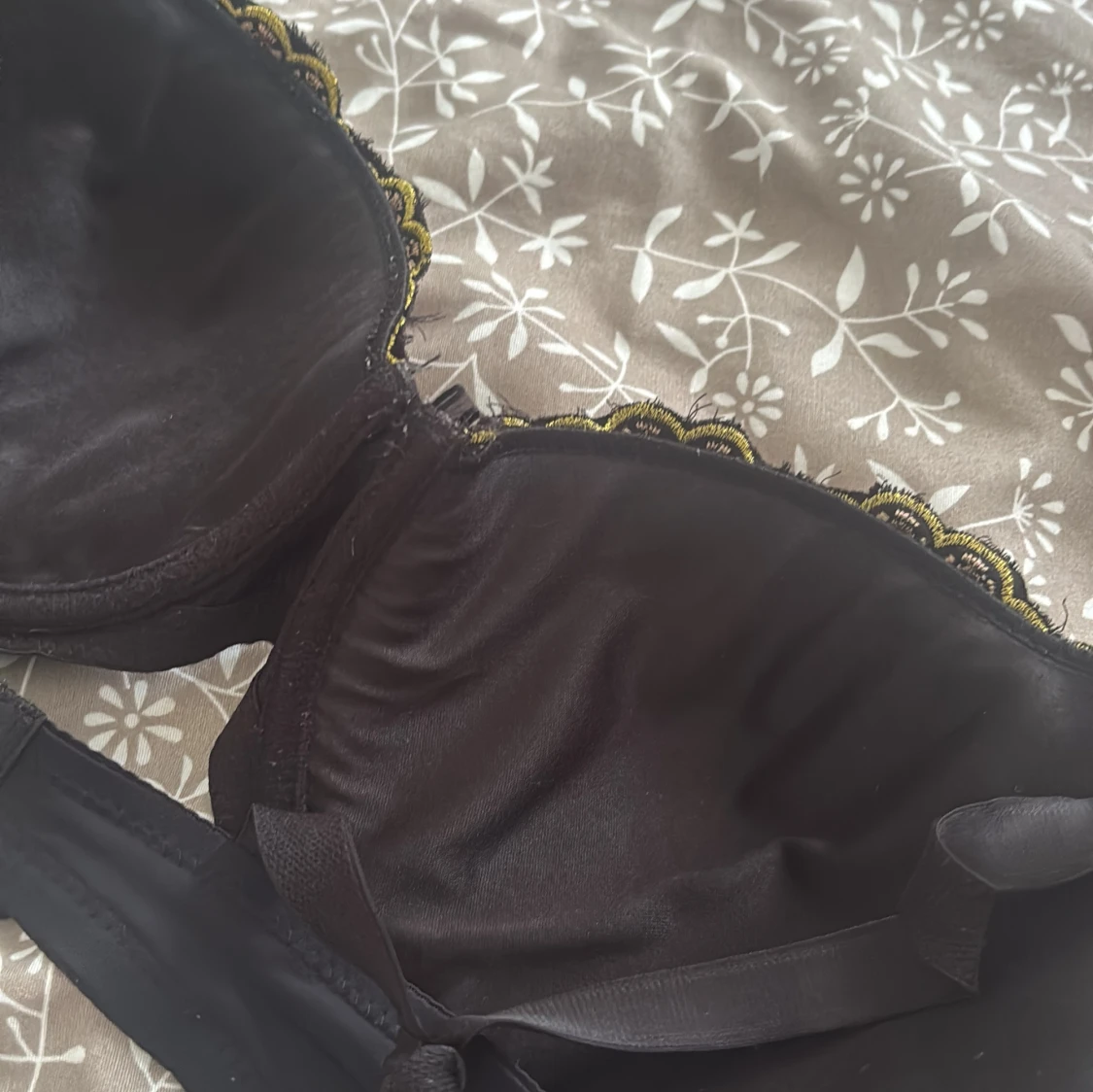 Svart blommig bh  - 1