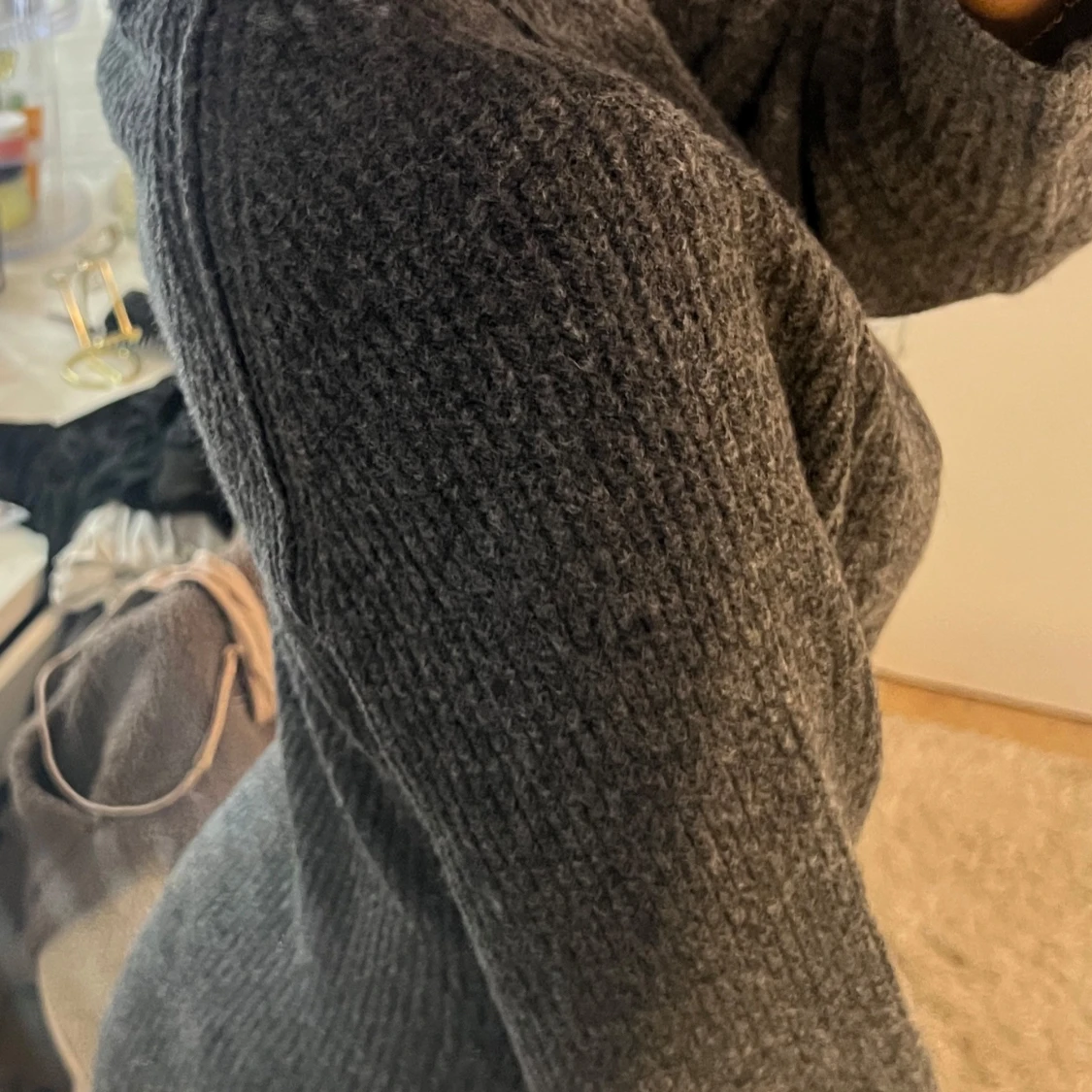 Mörkgrå stickad kortklänning - 2