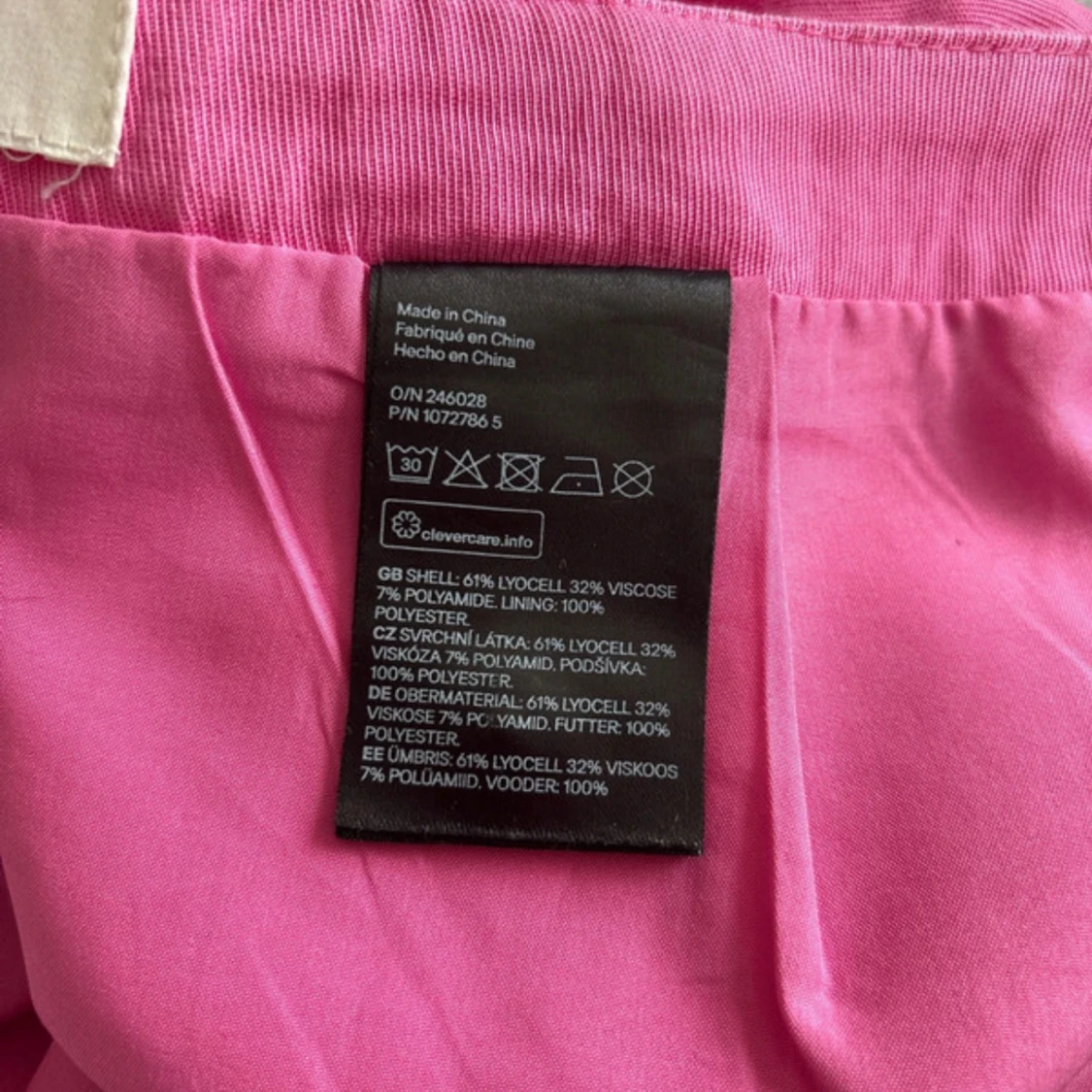 Rosa kortkjol från H&M med slits - 2