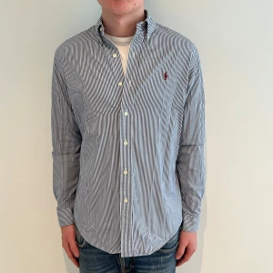 Ralph lauren skjorta - Ralph lauren skjorta | Skick - 9,5/10 | Size - M | Hör av dig vid minsta fråga eller fundering // RDL