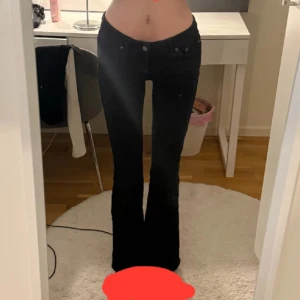 Junkyard jeans - Säljer mina junkyard jeans i strl xs, köpte för 550 säljer för 300 kr! Jättefint skick!💘