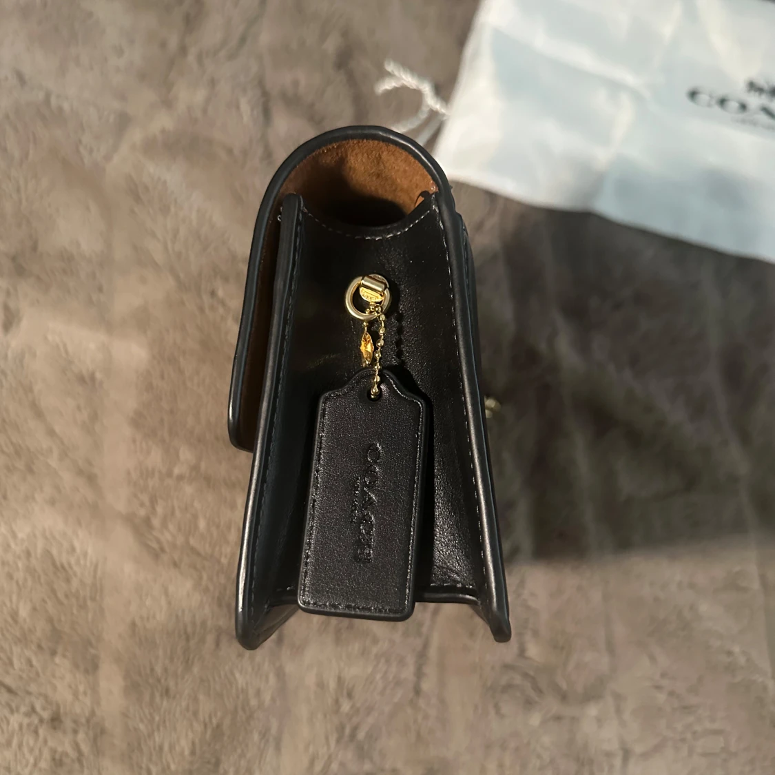 Svart axelväska från Coach i skinn - 2