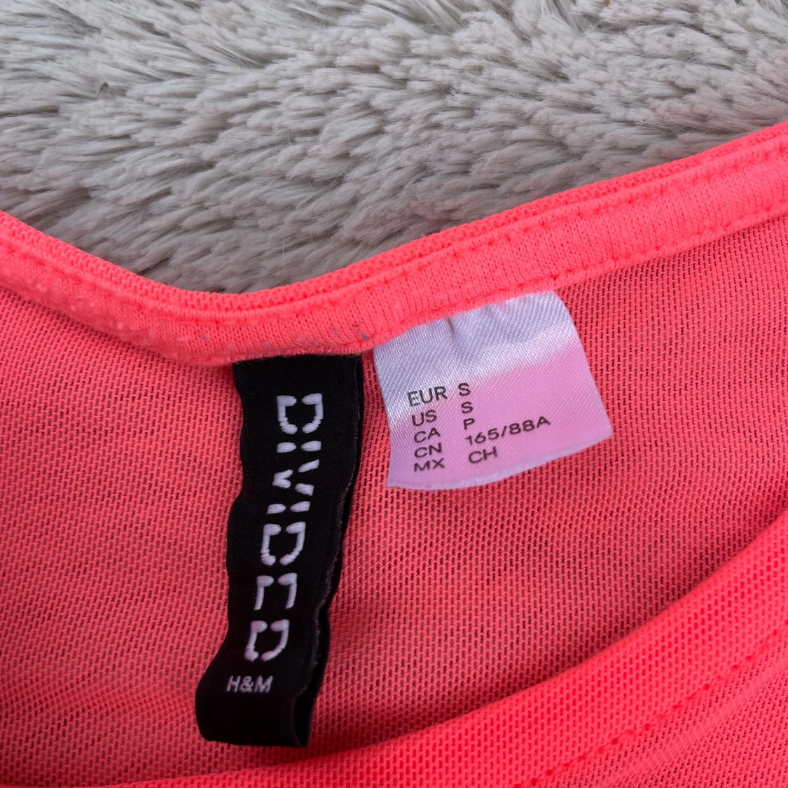 Neonrosa mesh-linnetopp från H&M Divided - 2