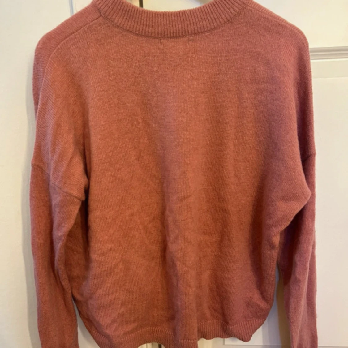 Rosa stickad croppad tröja - 1