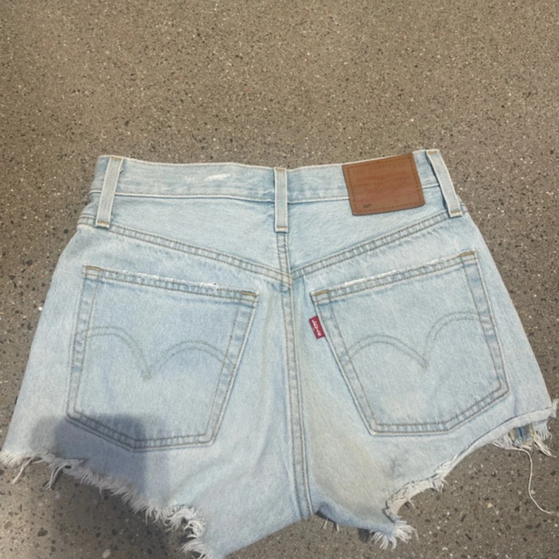 Levi's 501 ljusblå jeansshorts - 1