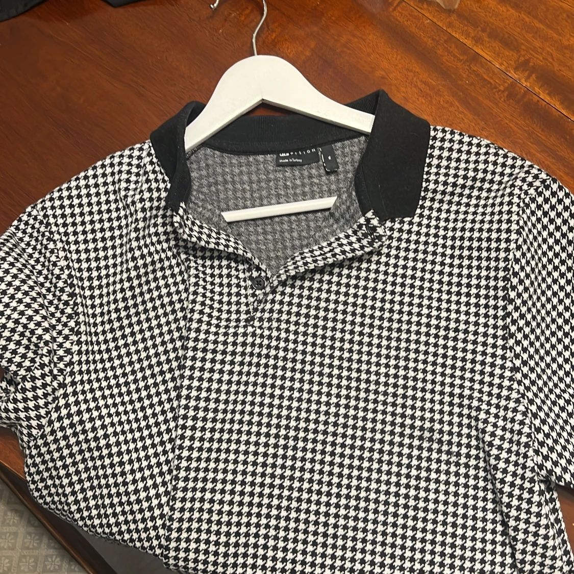 Svartvit rutig pikétröja från ASOS