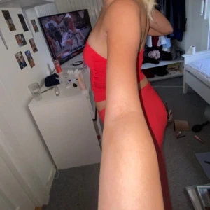 Röd kjol och topp sett - Kjol och topp. Köp båda eller separat