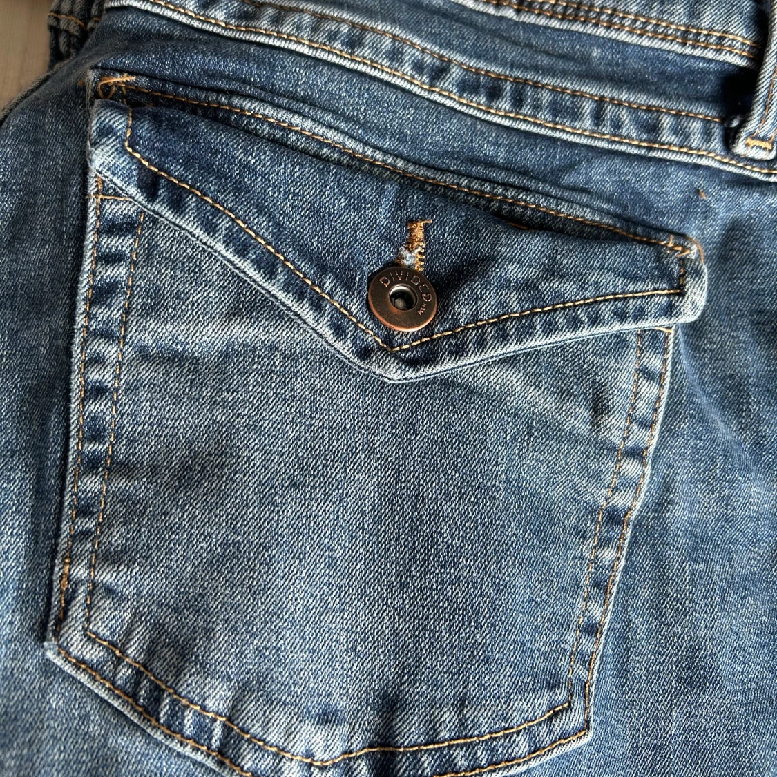 Blå bootcut jeans  - 2